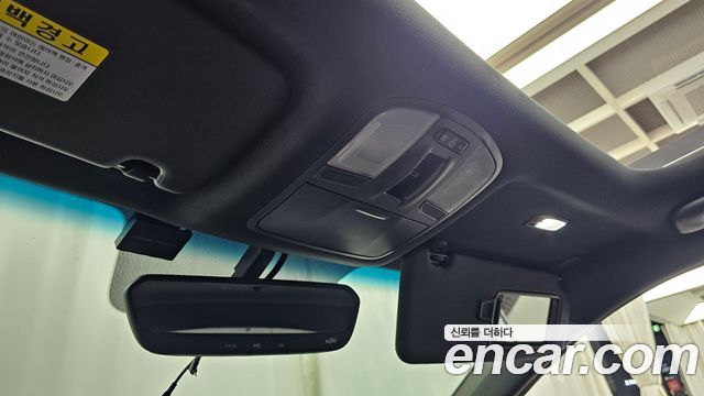 Hyundai Veloster 2020 — photo 17
