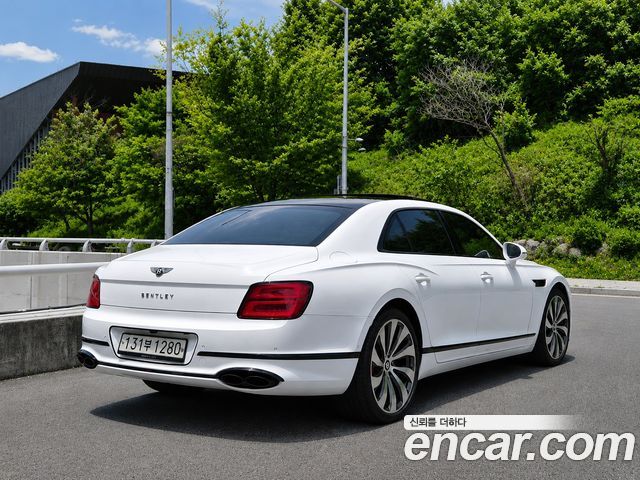 Bentley Flying Spur 2022 — photo 3