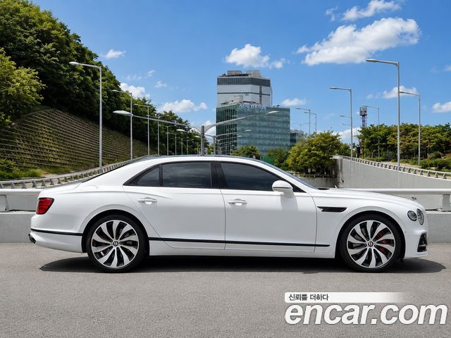 Bentley Flying Spur 2022 — photo 4