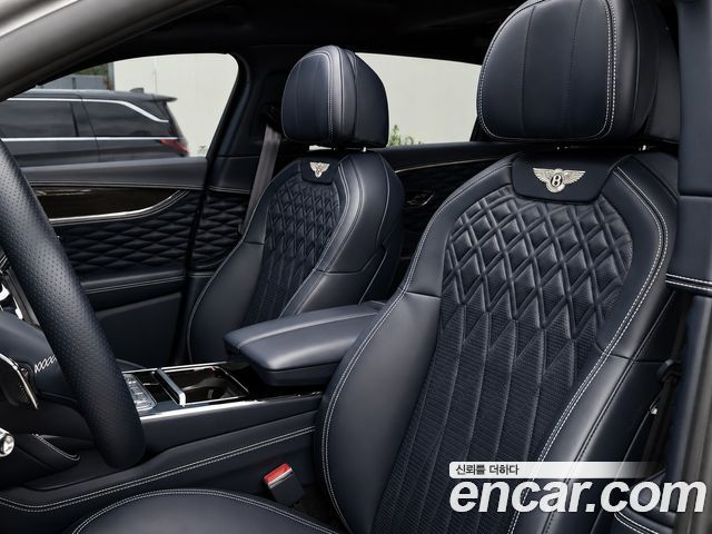 Bentley Flying Spur 2022 — photo 10