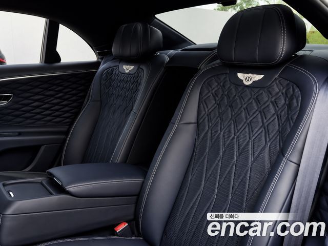 Bentley Flying Spur 2022 — photo 11