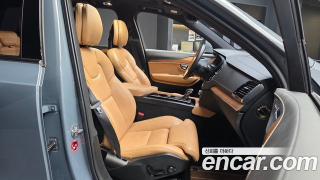 Volvo XC90 2020 — photo 11