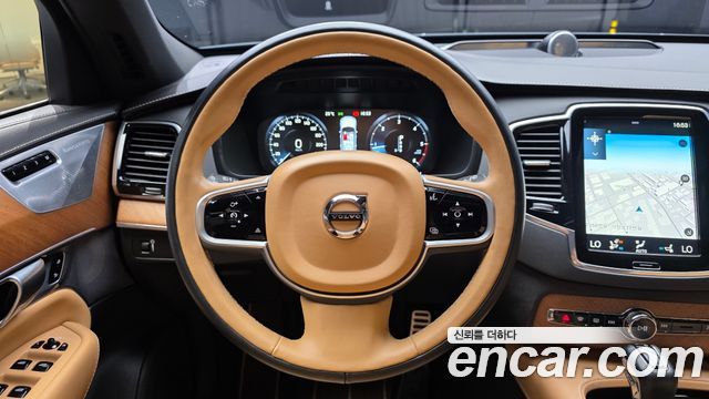 Volvo XC90 2020 — photo 13