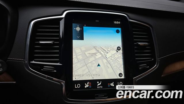 Volvo XC90 2020 — photo 14