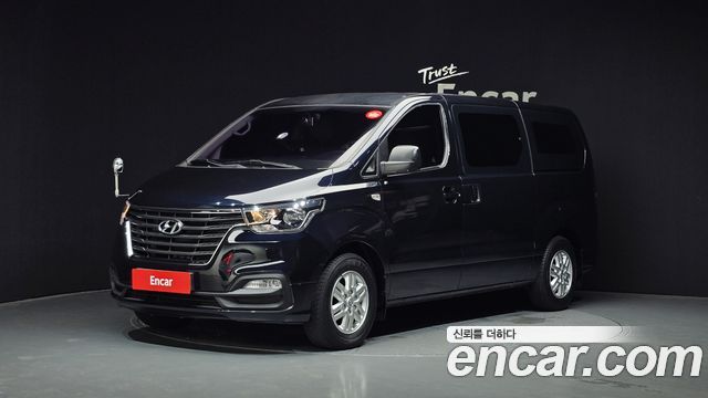 Hyundai Starex 2021 — photo 1
