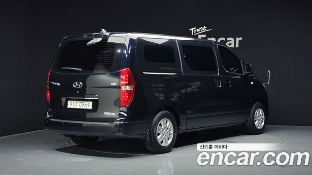Hyundai Starex 2021 — photo 2
