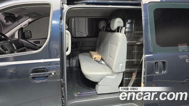 Hyundai Starex 2021 — photo 11