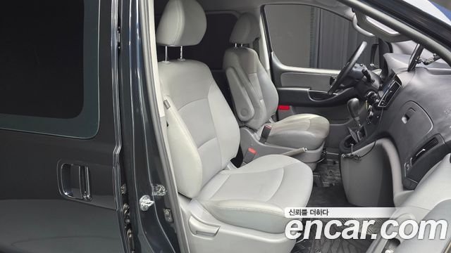 Hyundai Starex 2021 — photo 12