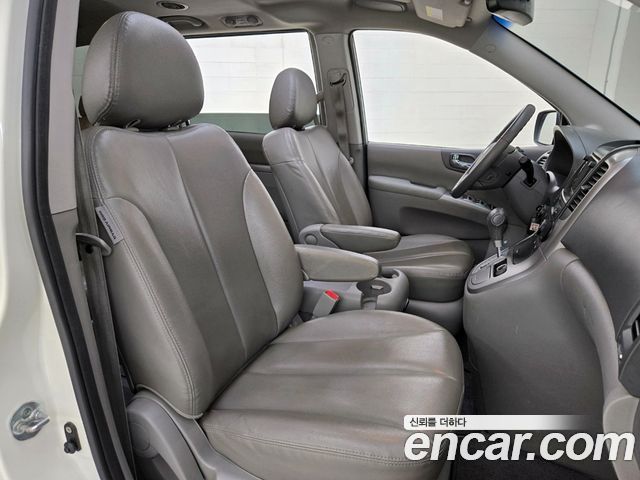 Kia Canival 2011 — photo 9