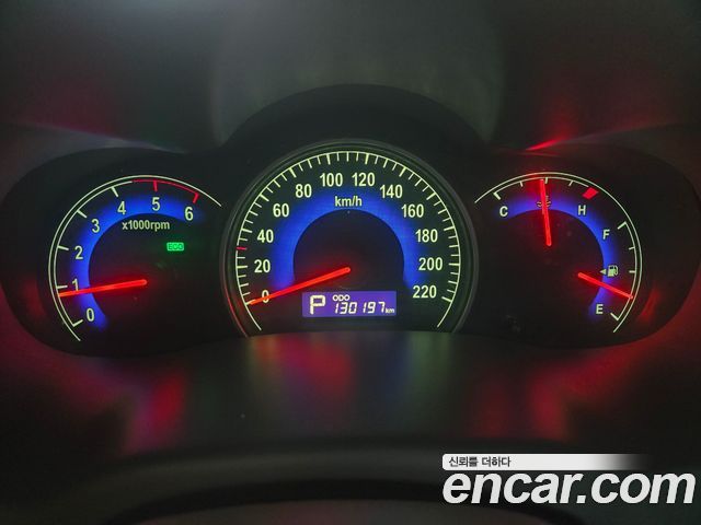 Kia Canival 2011 — photo 13