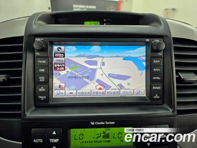 Kia Canival 2011 — photo 16