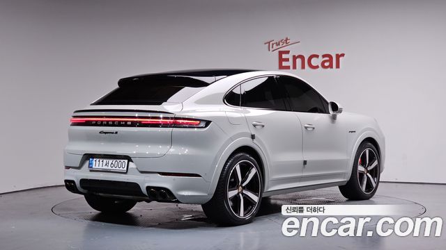 Porsche Cayenne 2025 — photo 2