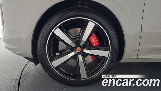 Porsche Cayenne 2025 — photo 5