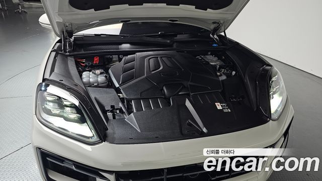 Porsche Cayenne 2025 — photo 6