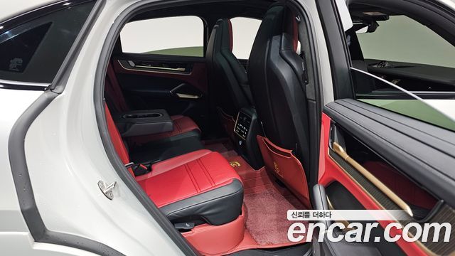 Porsche Cayenne 2025 — photo 17