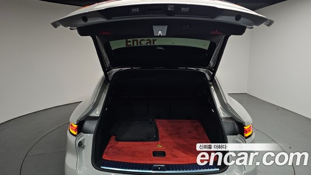 Porsche Cayenne 2025 — photo 26