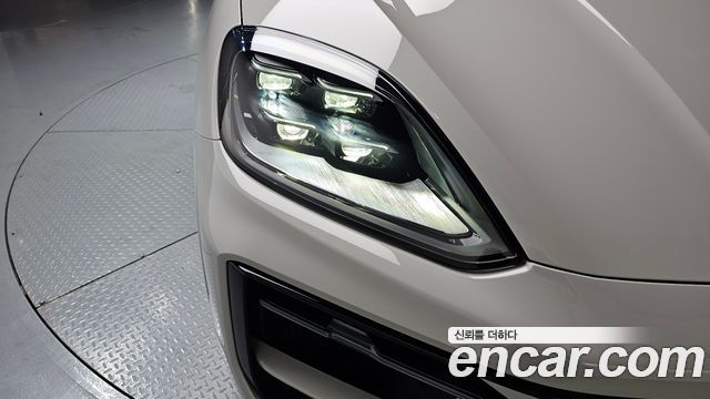 Porsche Cayenne 2025 — photo 8