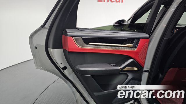 Porsche Cayenne 2025 — photo 15