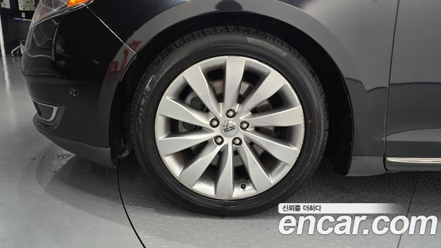 Lincoln MKS 2014 — photo 5