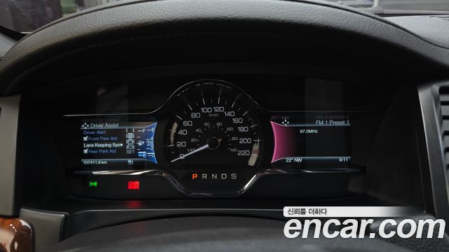 Lincoln MKS 2014 — photo 8