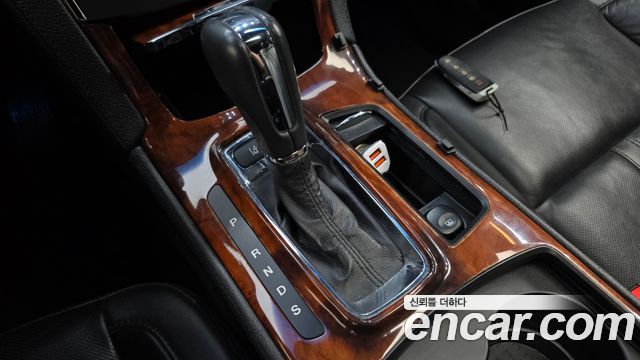 Lincoln MKS 2014 — photo 9