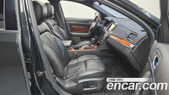 Lincoln MKS 2014 — photo 11