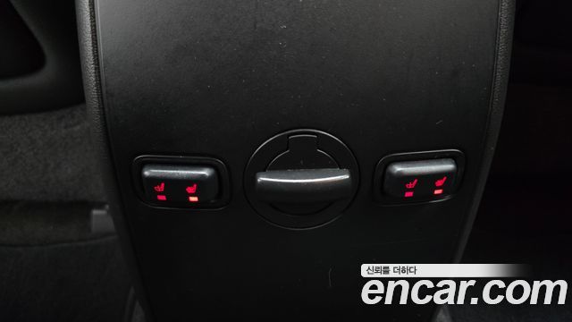 Lincoln MKS 2014 — photo 18