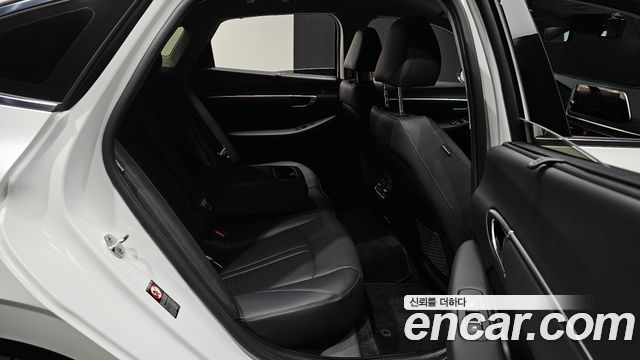 Hyundai Sonata 2021 — photo 18