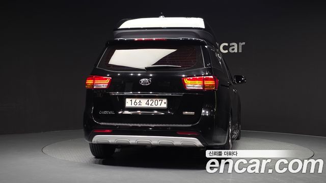 Kia Canival 2016 — photo 4