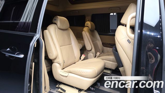 Kia Canival 2016 — photo 18