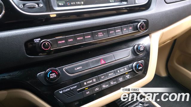 Kia Canival 2016 — photo 22