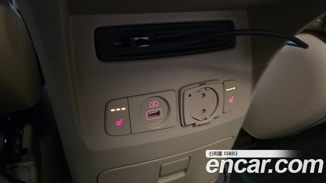 Kia Canival 2016 — photo 25