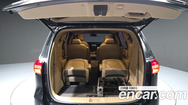 Kia Canival 2016 — photo 26