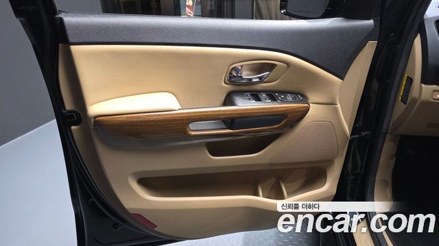 Kia Canival 2016 — photo 14