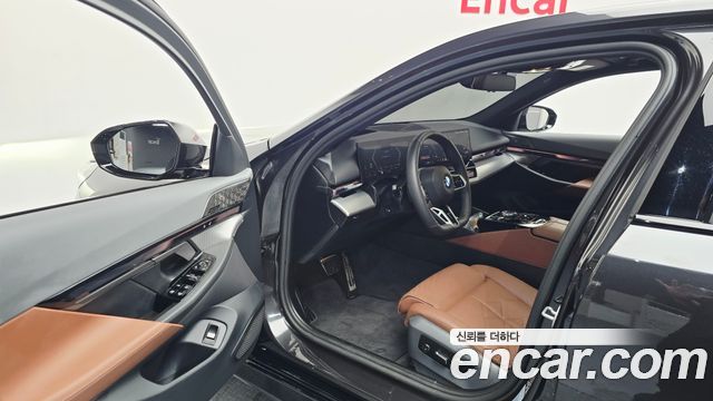 BMW 5-Series 2026 — photo 13