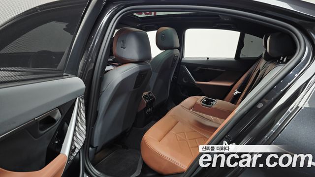 BMW 5-Series 2026 — photo 17