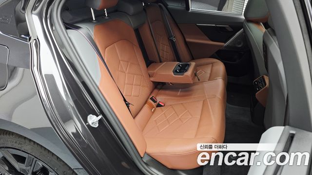 BMW 5-Series 2026 — photo 24