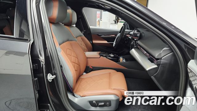BMW 5-Series 2026 — photo 16