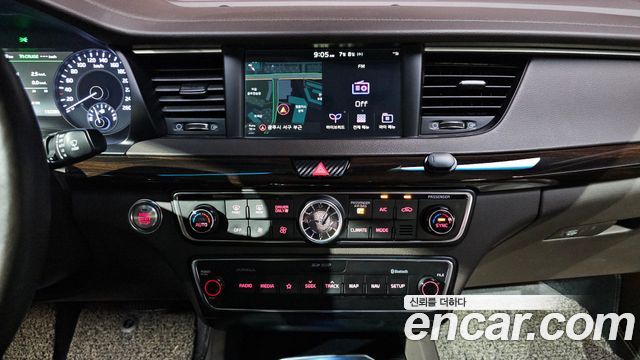 Kia K7 2019 — photo 12
