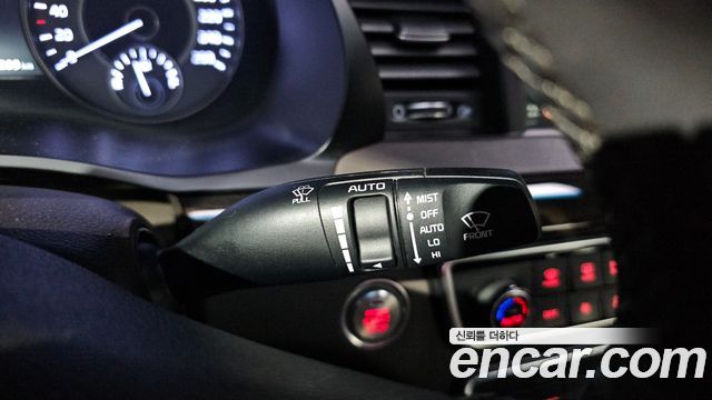 Kia K7 2019 — photo 15