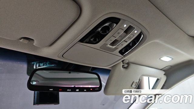 Kia K7 2019 — photo 17