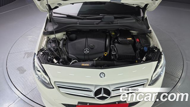 Mercedes-Benz B-Class 2016 — photo 6