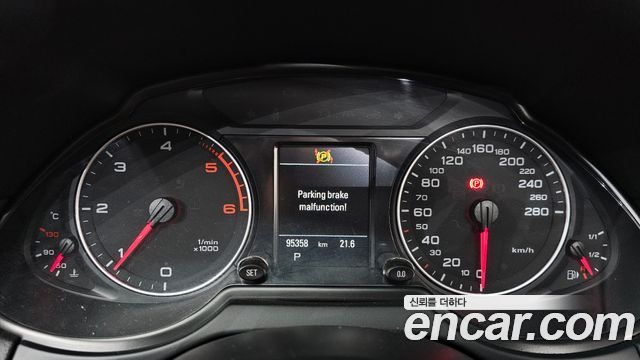Audi Q5 2011 — photo 8