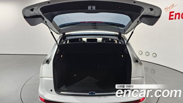 Audi Q5 2011 — photo 20