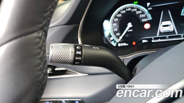 Genesis GV80 2023 — photo 28