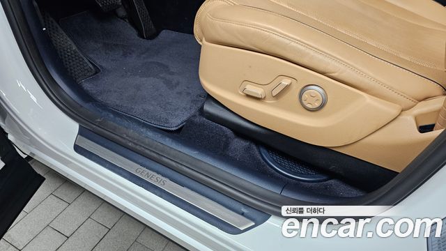 Genesis GV80 2023 — photo 35