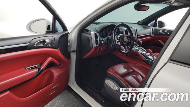 Porsche Cayenne 2017 — photo 10