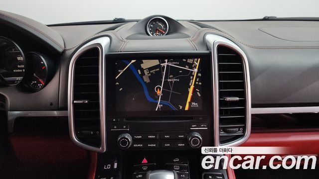 Porsche Cayenne 2017 — photo 12