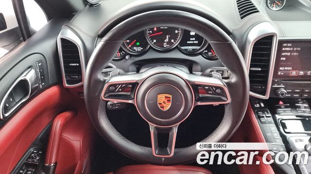 Porsche Cayenne 2017 — photo 13