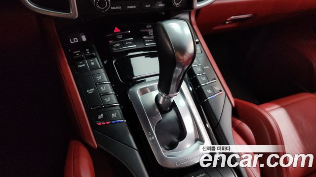 Porsche Cayenne 2017 — photo 19